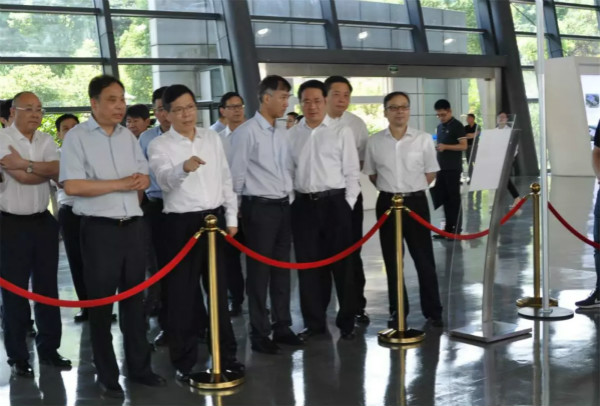 為什么說(shuō)杭叉是個(gè)偉大的企業(yè)？杭州市市長(zhǎng)也來(lái)走訪調(diào)研！